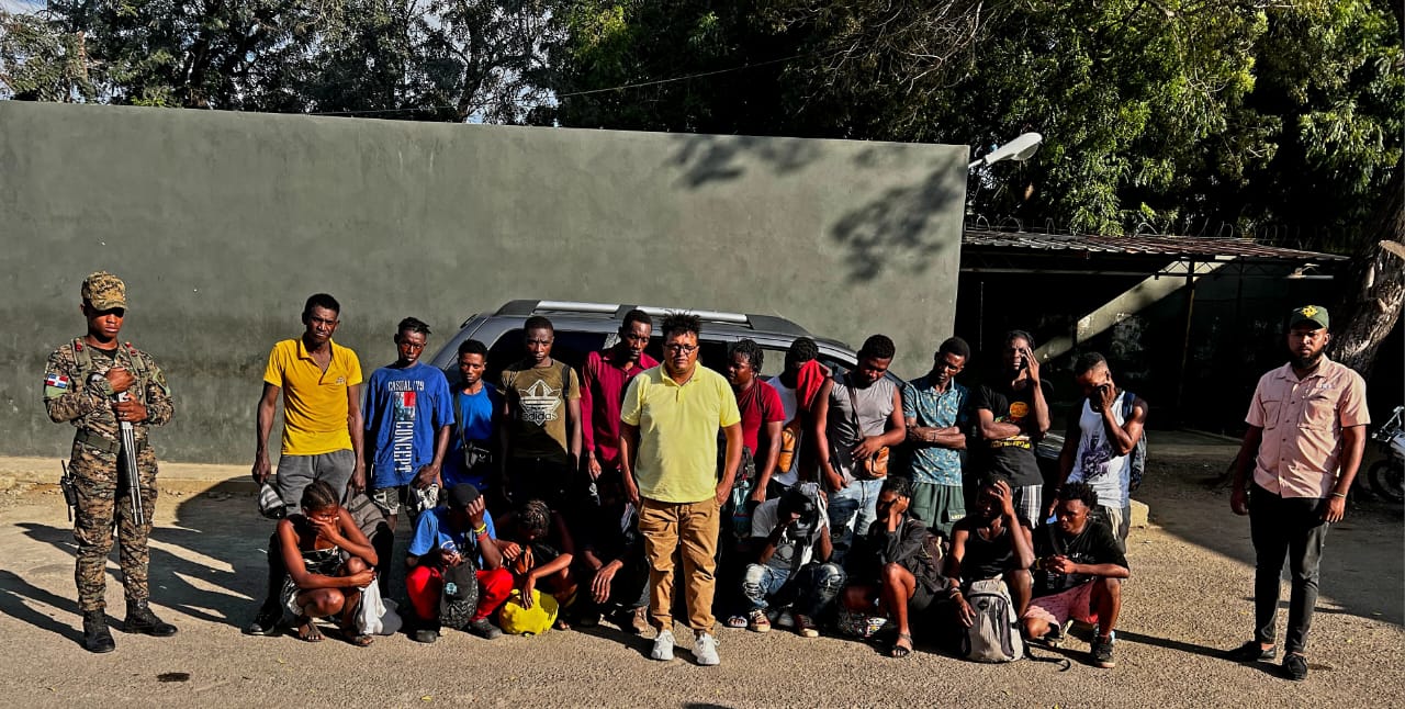 Ejército detiene transportistas de migrantes en Valverde y Montecristi