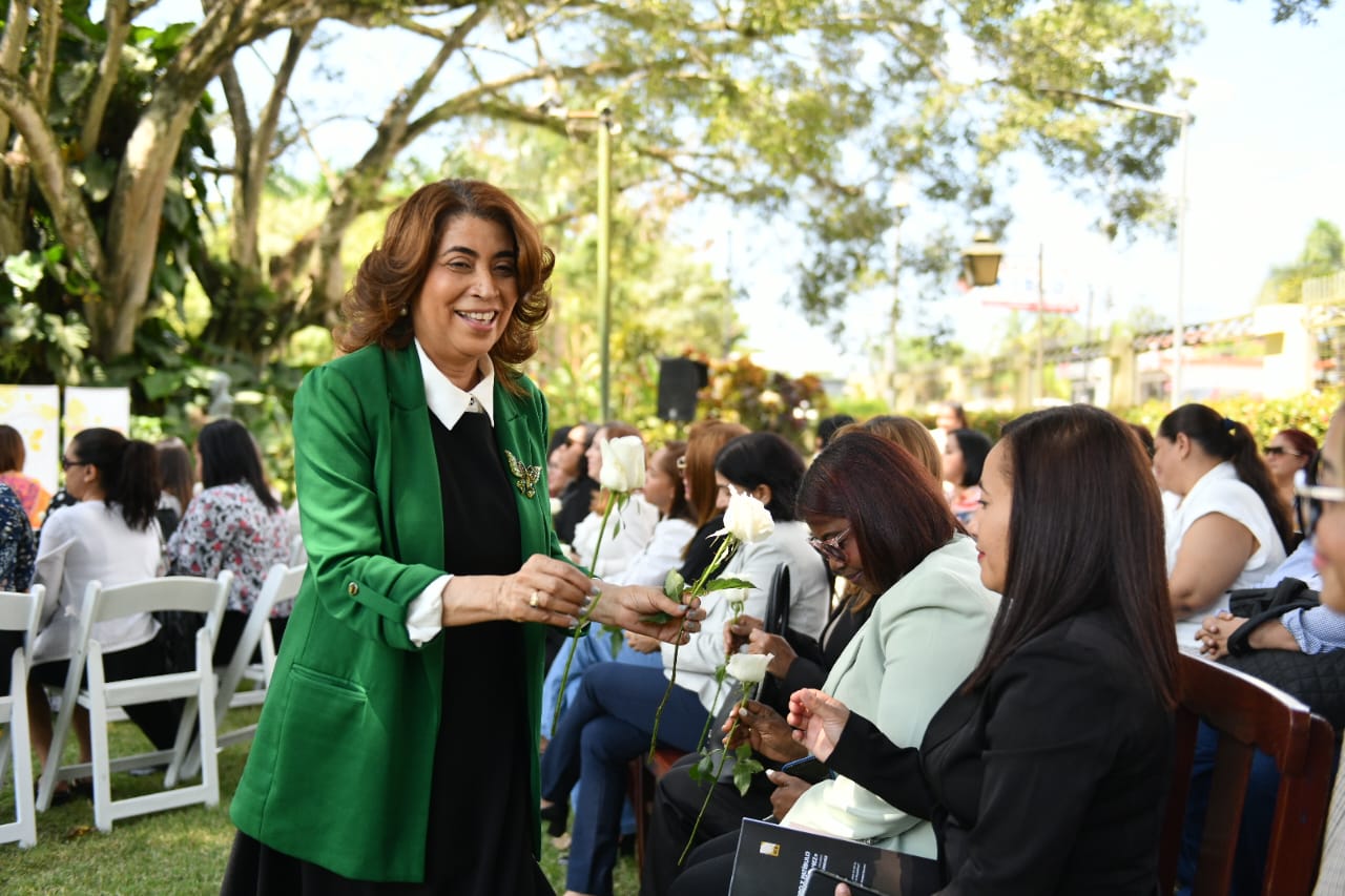 Miembro JCE Rinde Tributo a Minerva Mirabal en el Día Internacional de la Mujer