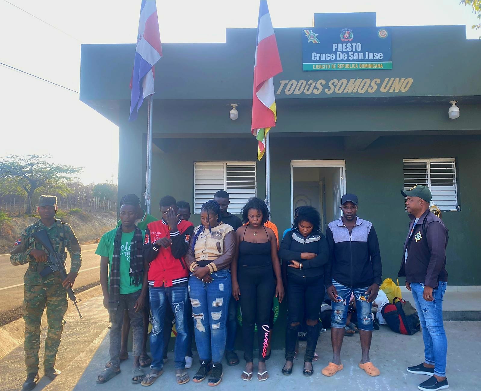 ERD detiene a 30 inmigrantes irregulares en operativos en Elías Piña y Santiago Rodríguez