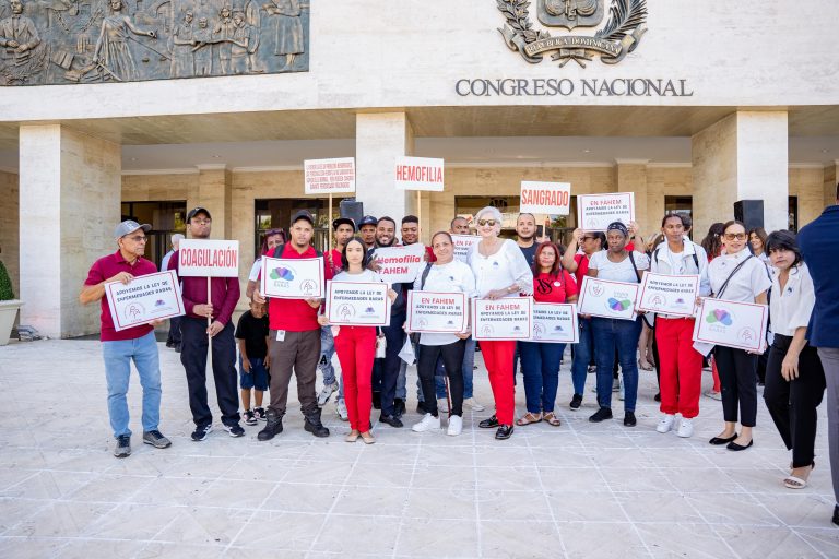 Senado Recibe Anteproyecto de Ley para Atención Integral de Enfermedades Raras