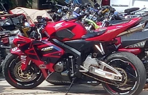 DIGESETT detiene a motociclista que realizaba maniobras temerarias en Dajabón