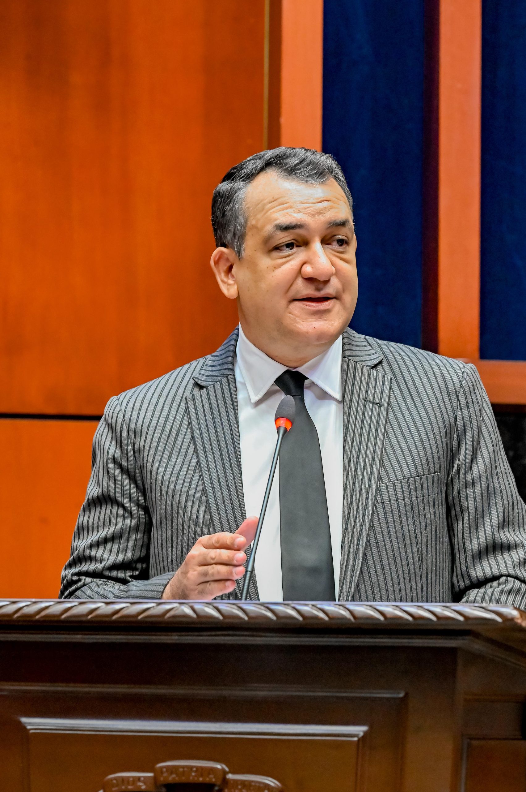 El Senado Recibe Explicaciones de la JCE sobre la Nueva Cédula de Identidad y Electoral