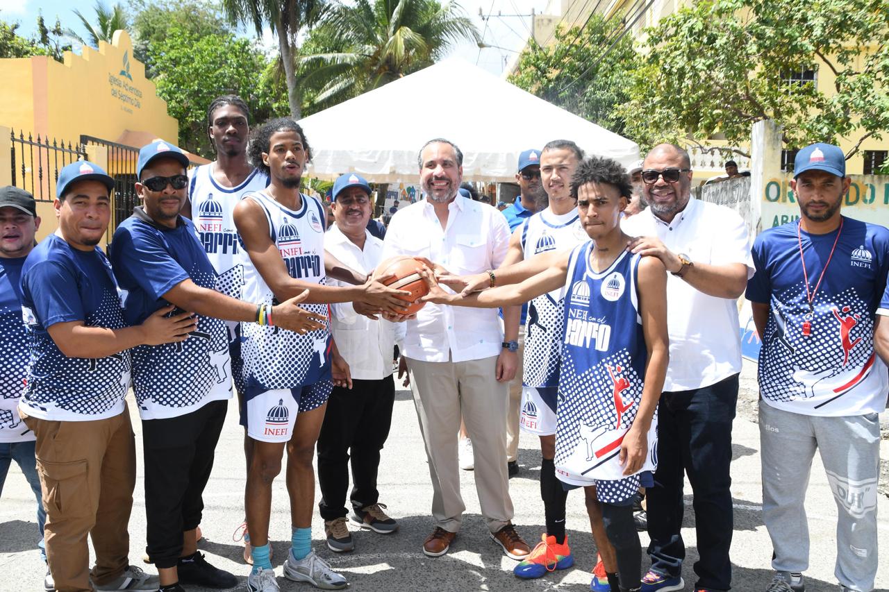"INEFI con el Barrio": Un impulso al deporte y la integración social en El Café de Herrera