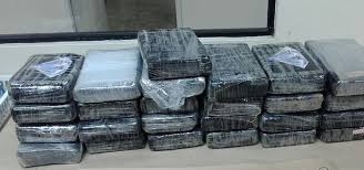 Decomisan 25 kilos de cocaína en embarcación abandonada en La Altagracia