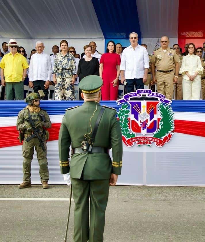 Luis Abinader encabeza desfile cívico-militar en Santiago por el 181 aniversario de la Batalla del 30 de Marzo