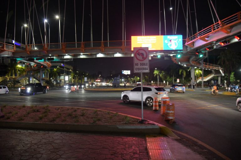 Intrant elimina giro a la izquierda en cruces clave del Distrito