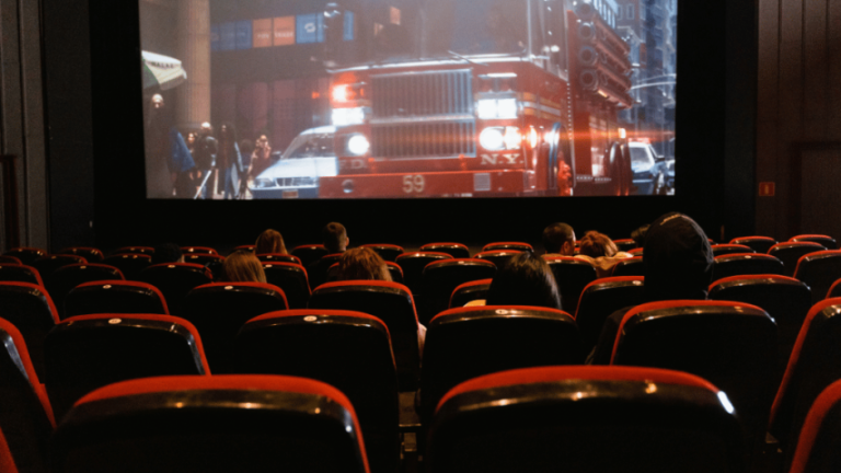 Menos películas de EE.UU. en cines chinos por guerra comercial