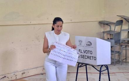 Ecuador vota bajo estrictas medidas y fuerte resguardo policial