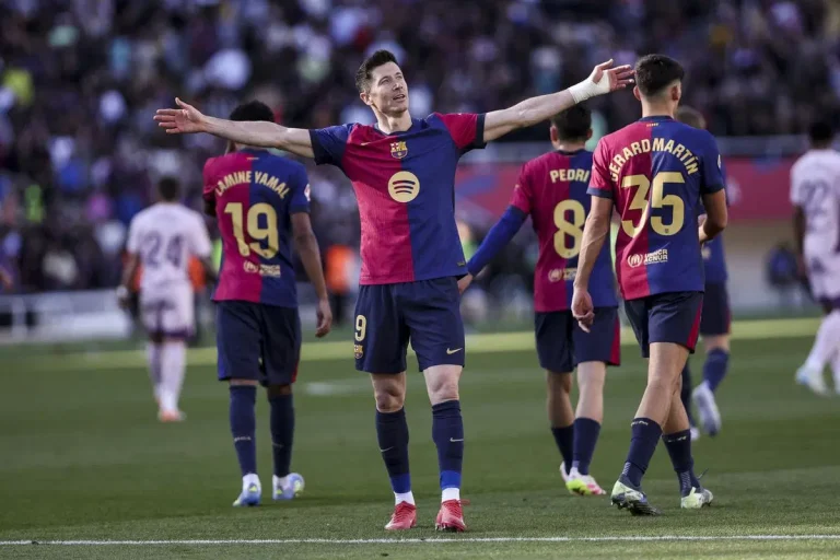 Barcelona arrasa y emociona