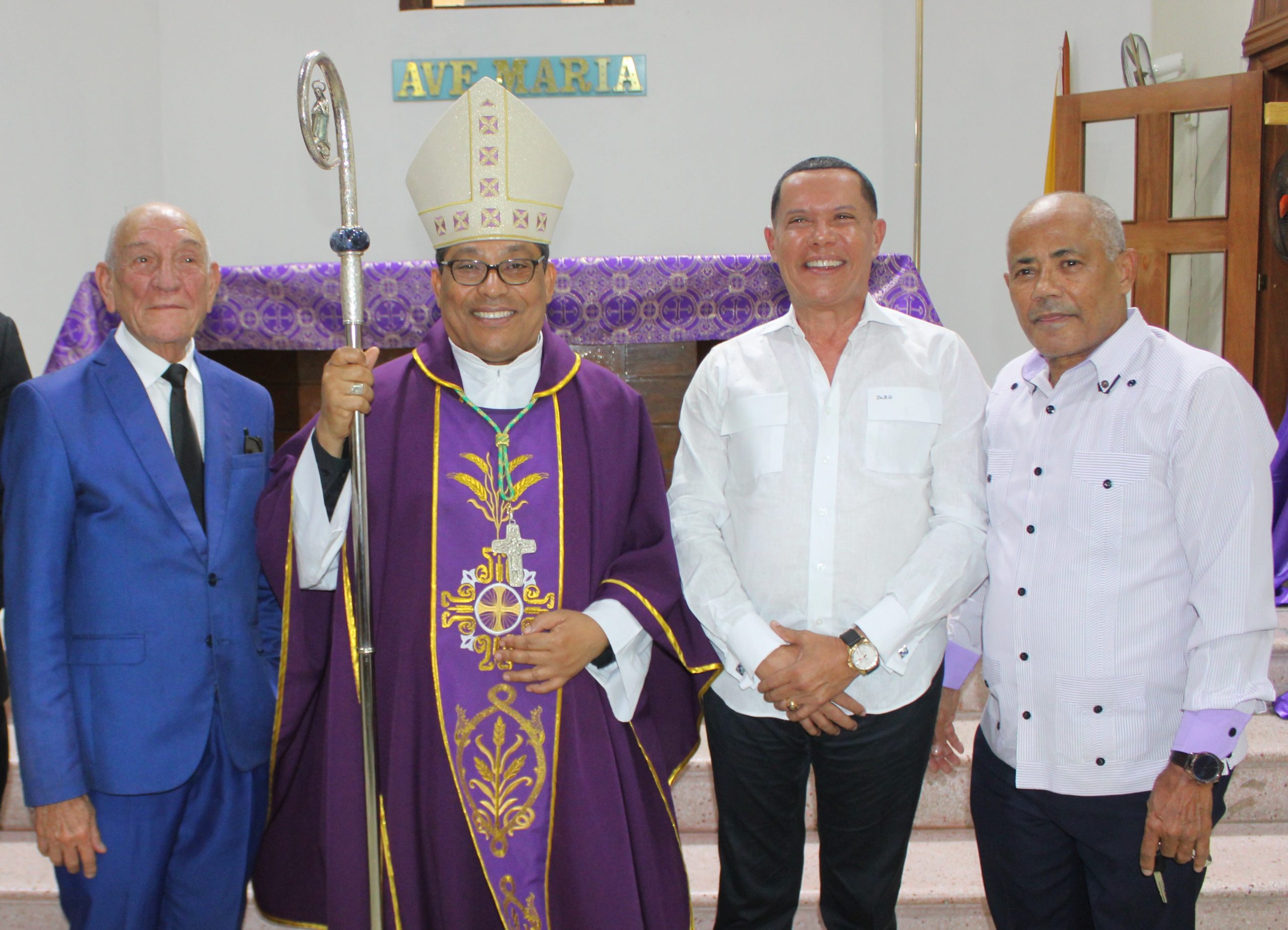 Obispo de la Diócesis de San Juan celebra misa en nombre de las víctimas azuanas en tragedia de discoteca Jet Set, organizada por los partidos políticos PRM, FP y PLD