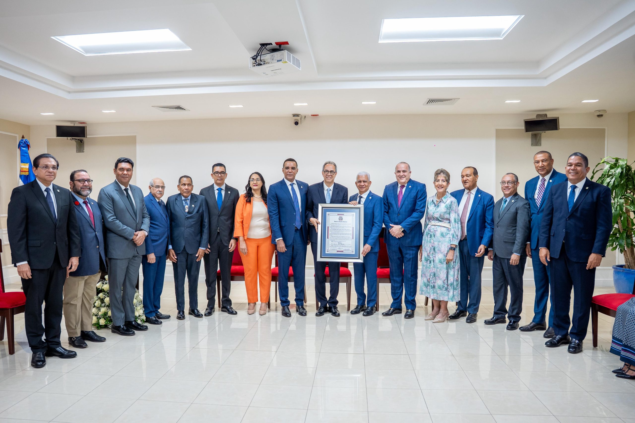 El Senado de la República rinde homenaje al escritor José Mármol por su legado literario