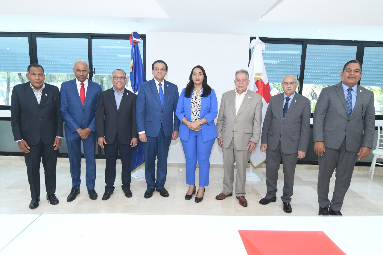 Senado y Cruz Roja Dominicana presentan campaña de donación de sangre