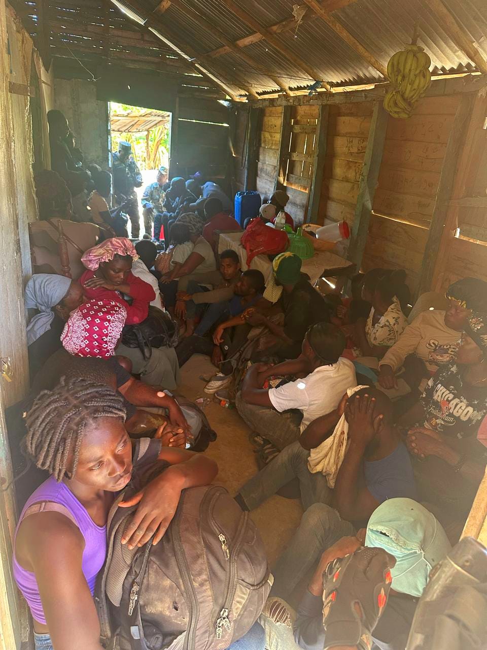 Descubren vivienda con 50 inmigrantes haitianos en situación irregular en Valverde