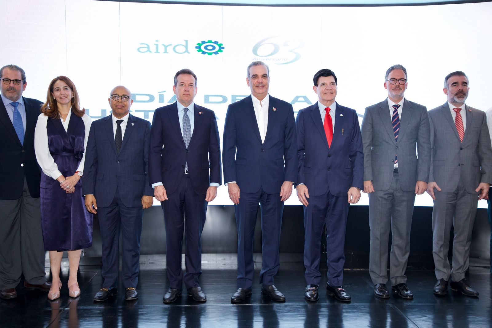 Abinader destaca posición favorable de RD ante nuevos aranceles de EE.UU.