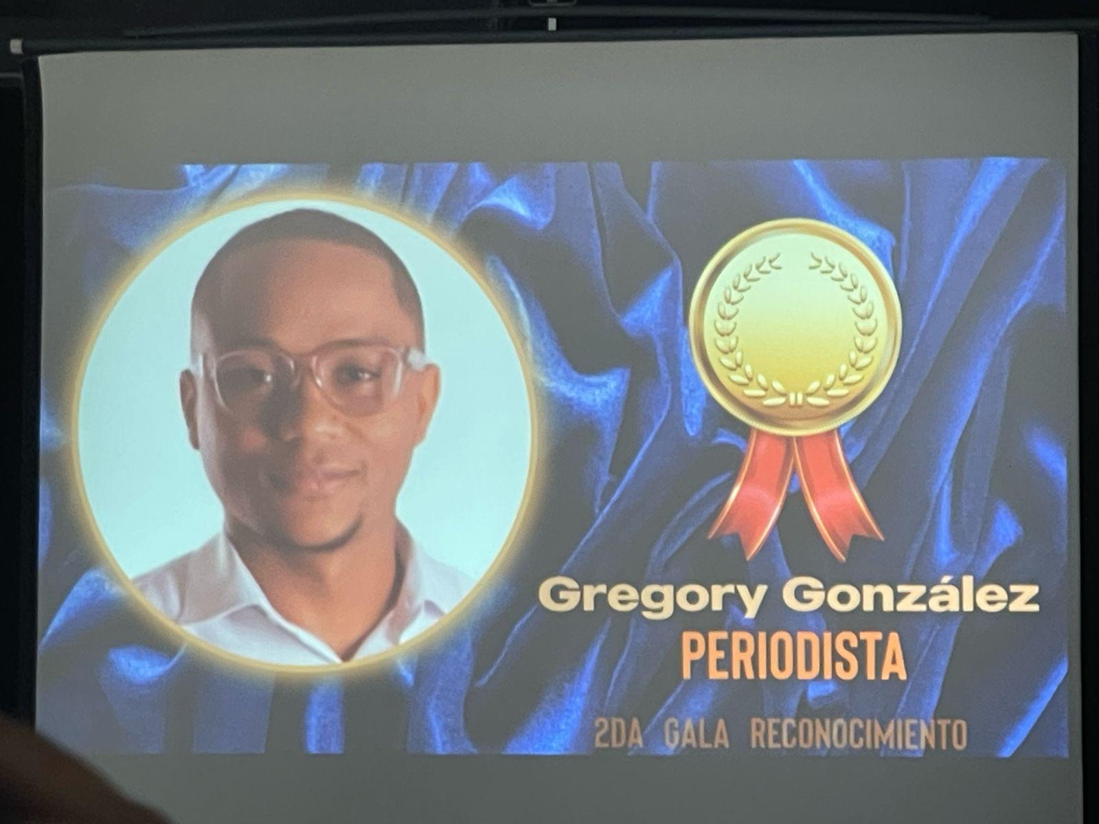 Gregory González llama a periodistas a priorizar su bienestar y adaptarse a la era digital