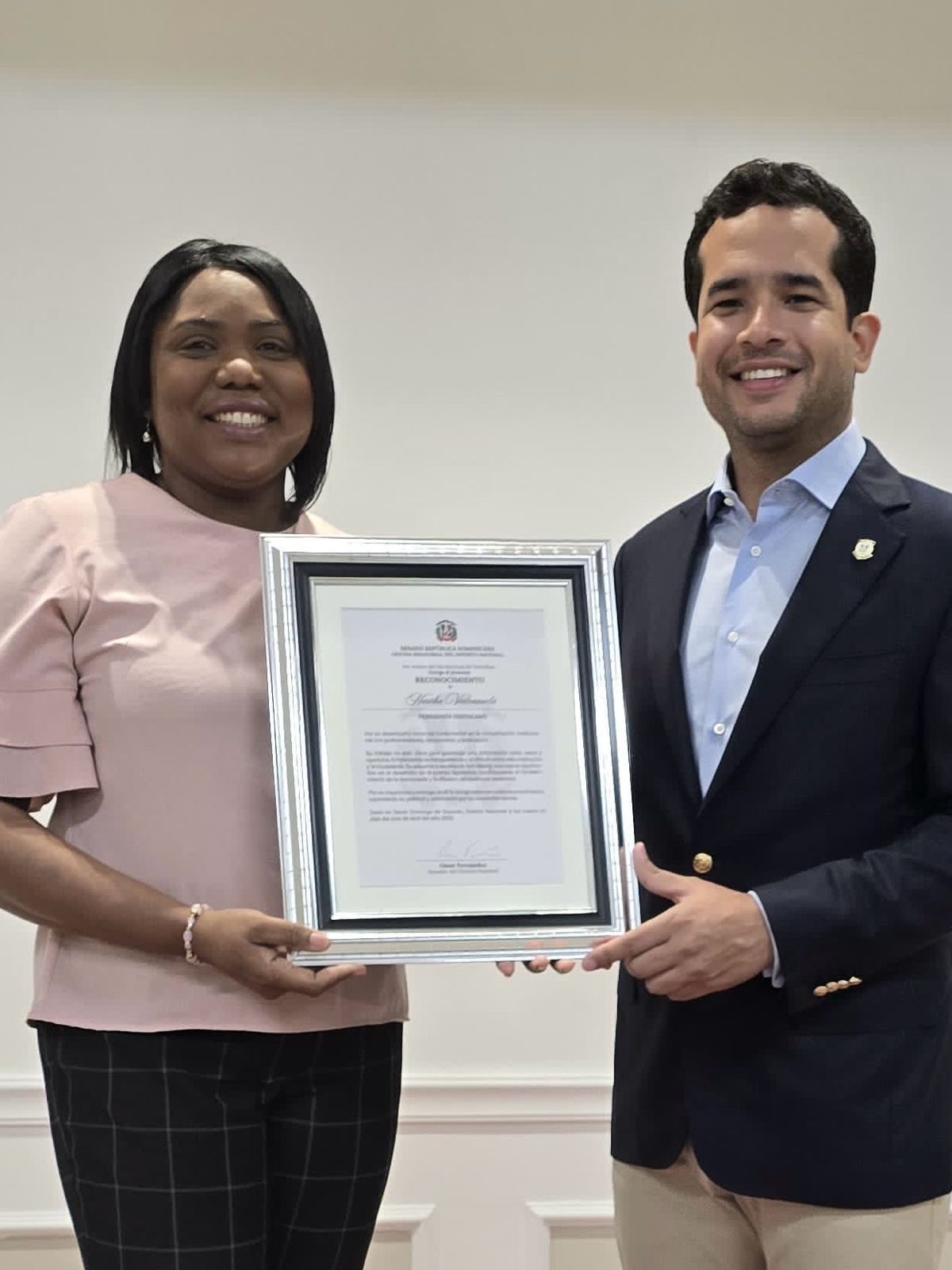 Periodistas del Congreso reciben homenaje por su entrega y vocación de servicio