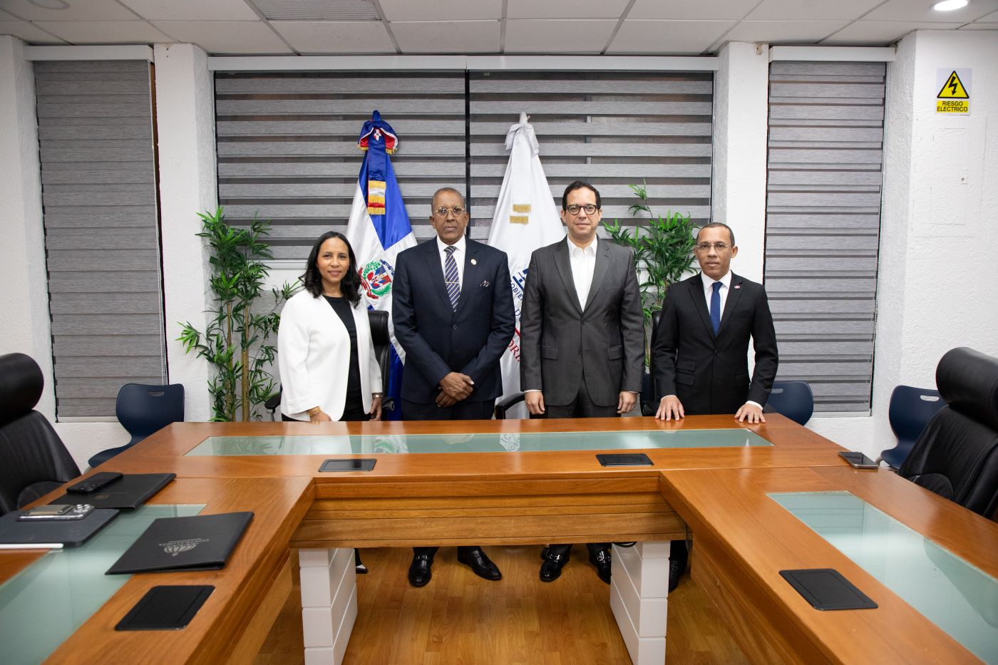 Contraloría avanza hacia el “Papel Cero” con firma digital