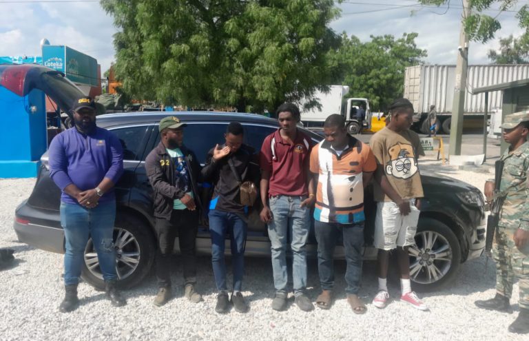 Capturan a haitiano con tres indocumentados en Azua