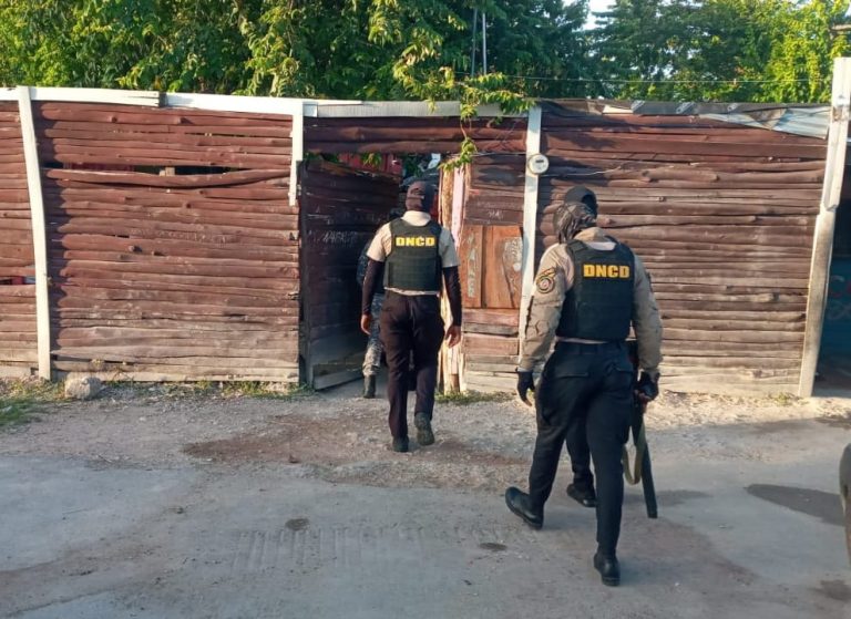 Operativo antidrogas termina a tiros en Cambita Garabitos