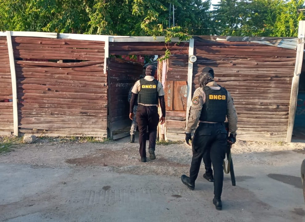 Operativo antidrogas termina a tiros en Cambita Garabitos