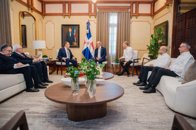 Lavrov se reúne con Abinader para fortalecer lazos bilaterales