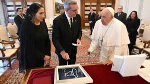 Presidente Abinader asistirá al funeral del Papa