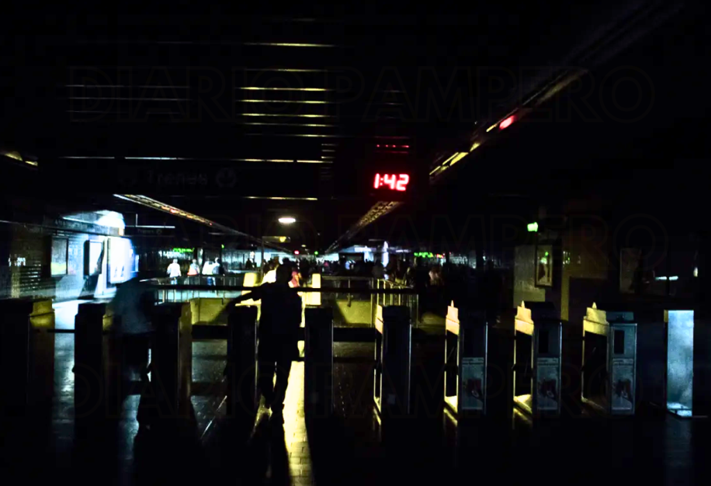 Apagón paraliza transporte y servicios en toda España