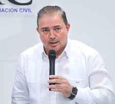 Porcella destaca avances en aviación y rompe el silencio político