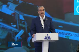 Abinader convoca a expresidentes por crisis en Haití