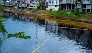 Tragedia negra en Esmeraldas: derrame arrasa cultivos y ríos