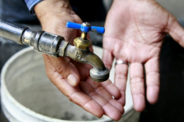 Vecinos del 30 de Mayo Claman por Agua Digna