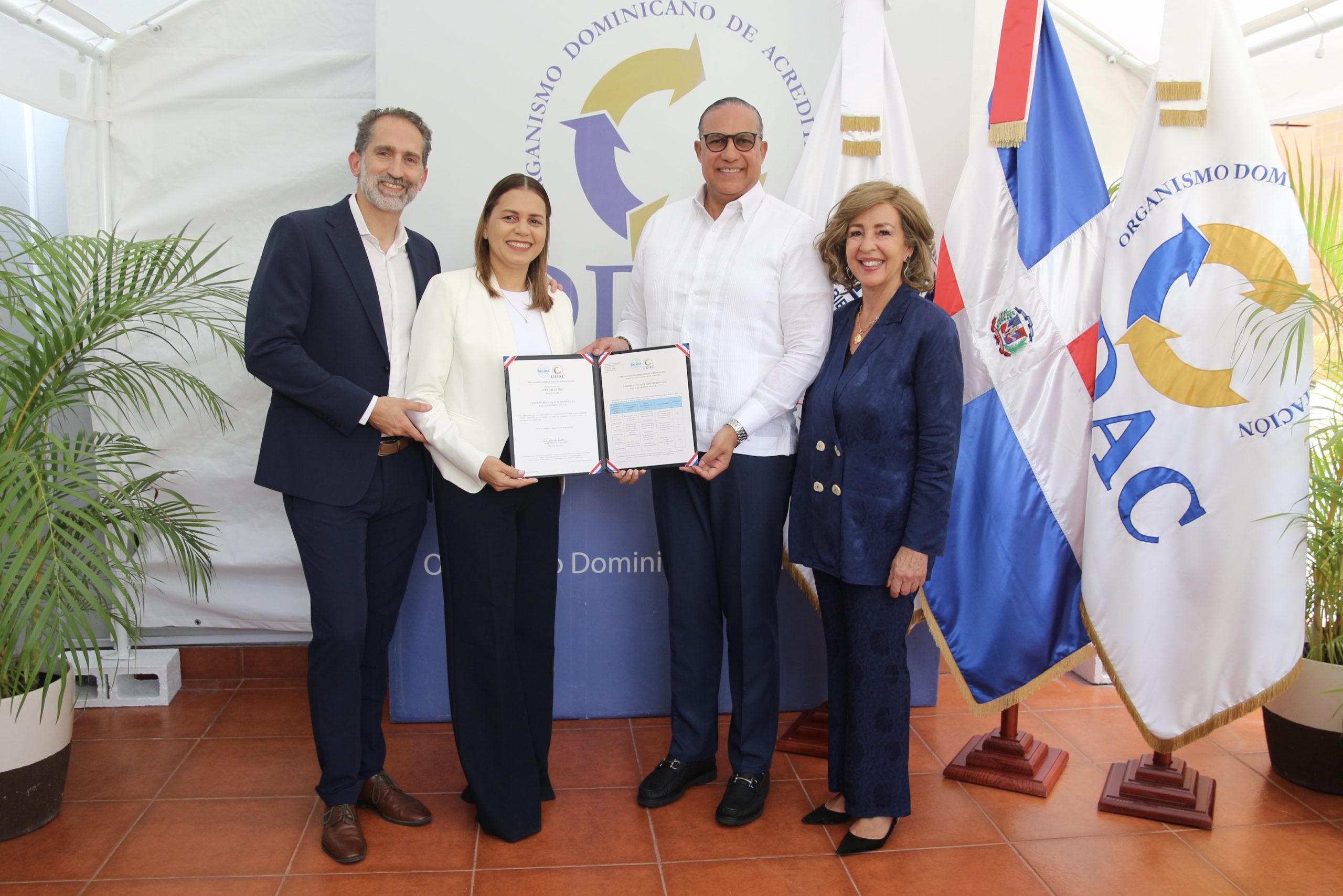 AGQ Labs Dominicana recibe acreditación del ODAC y se consolida como referente nacional en análisis de agua y alimentos
