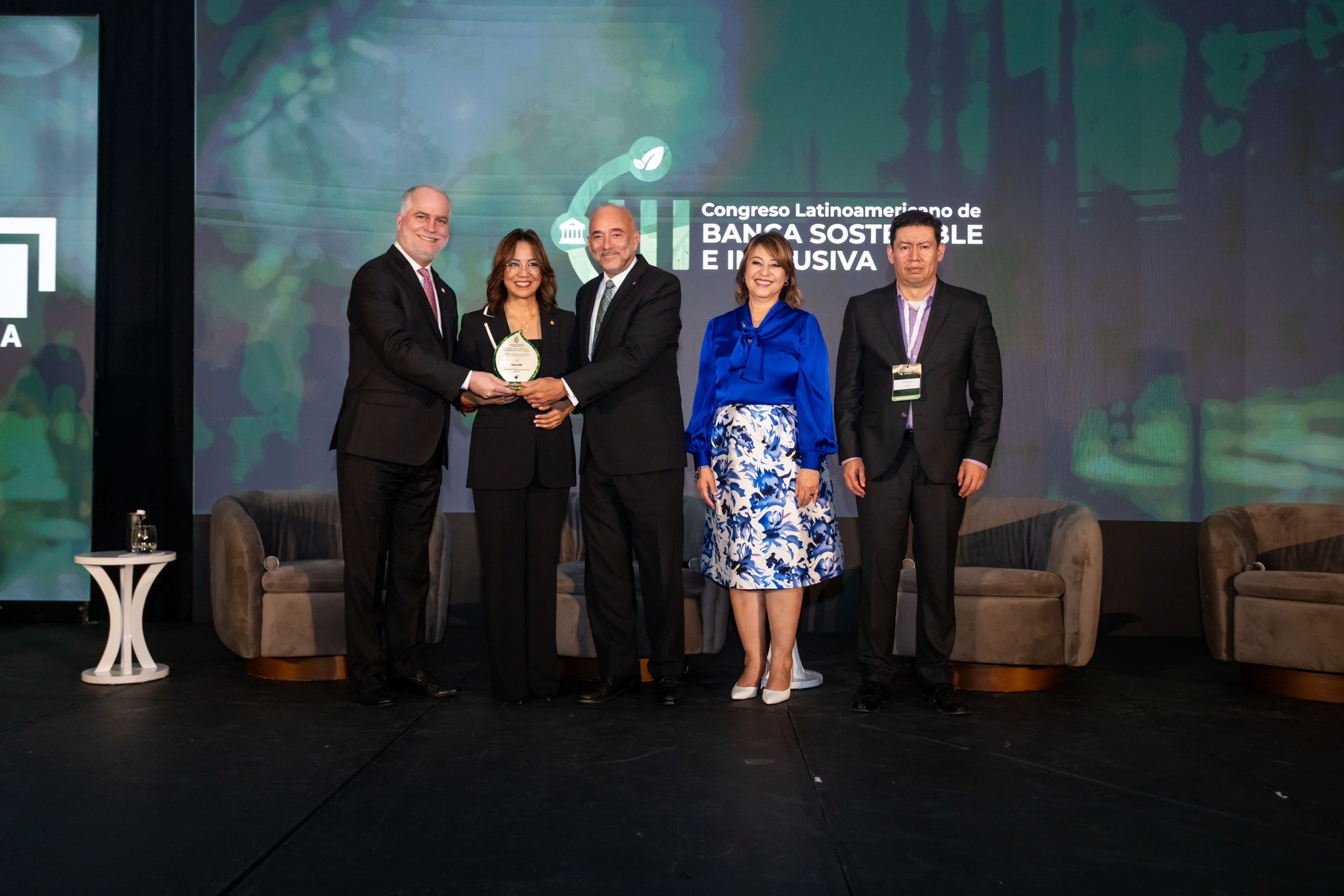 Banco BHD recibe premio por su impacto en sostenibilidad en la banca latinoamericana