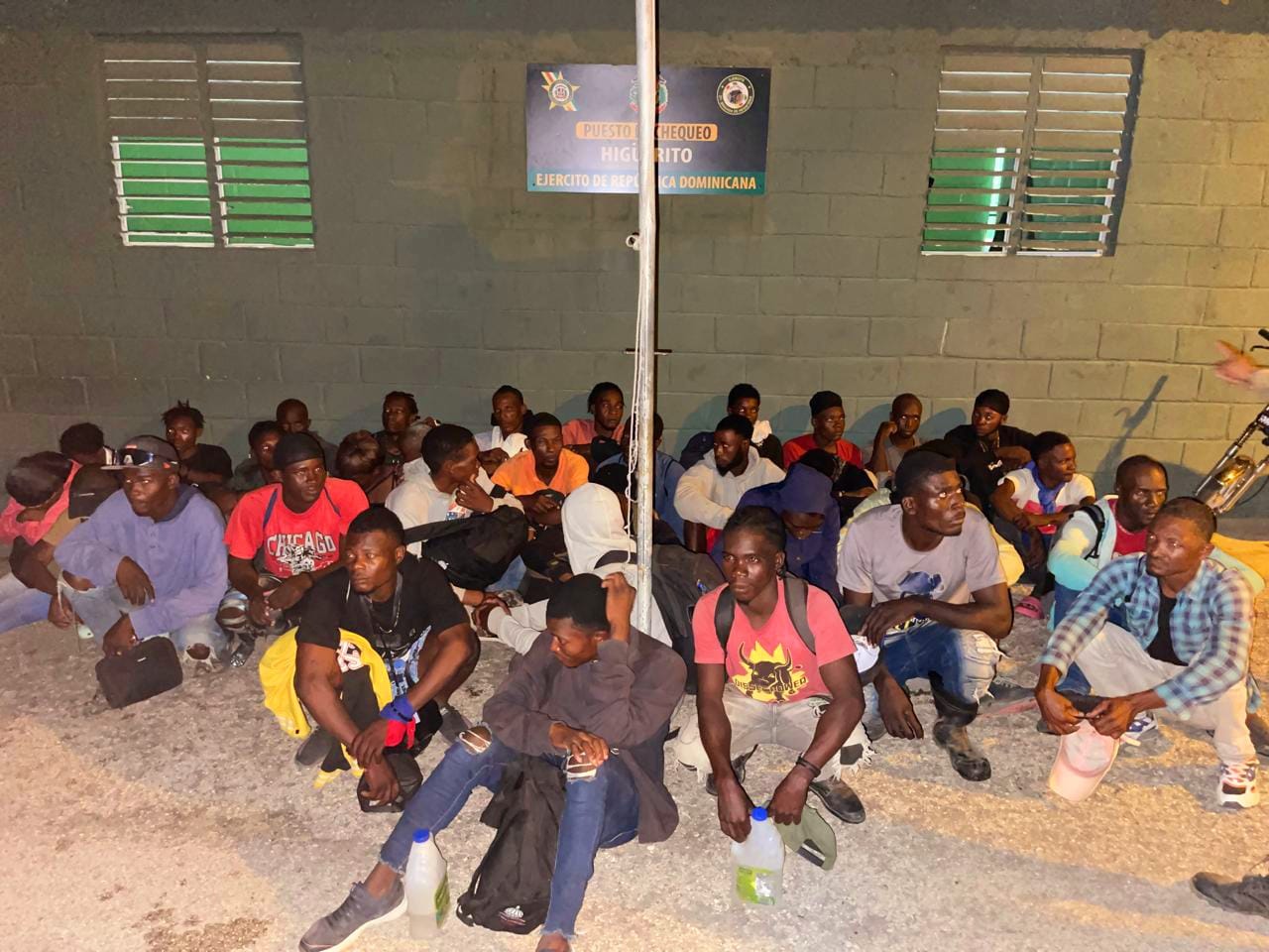 Interceptan a 32 haitianos en operativo militar en Elías Piña