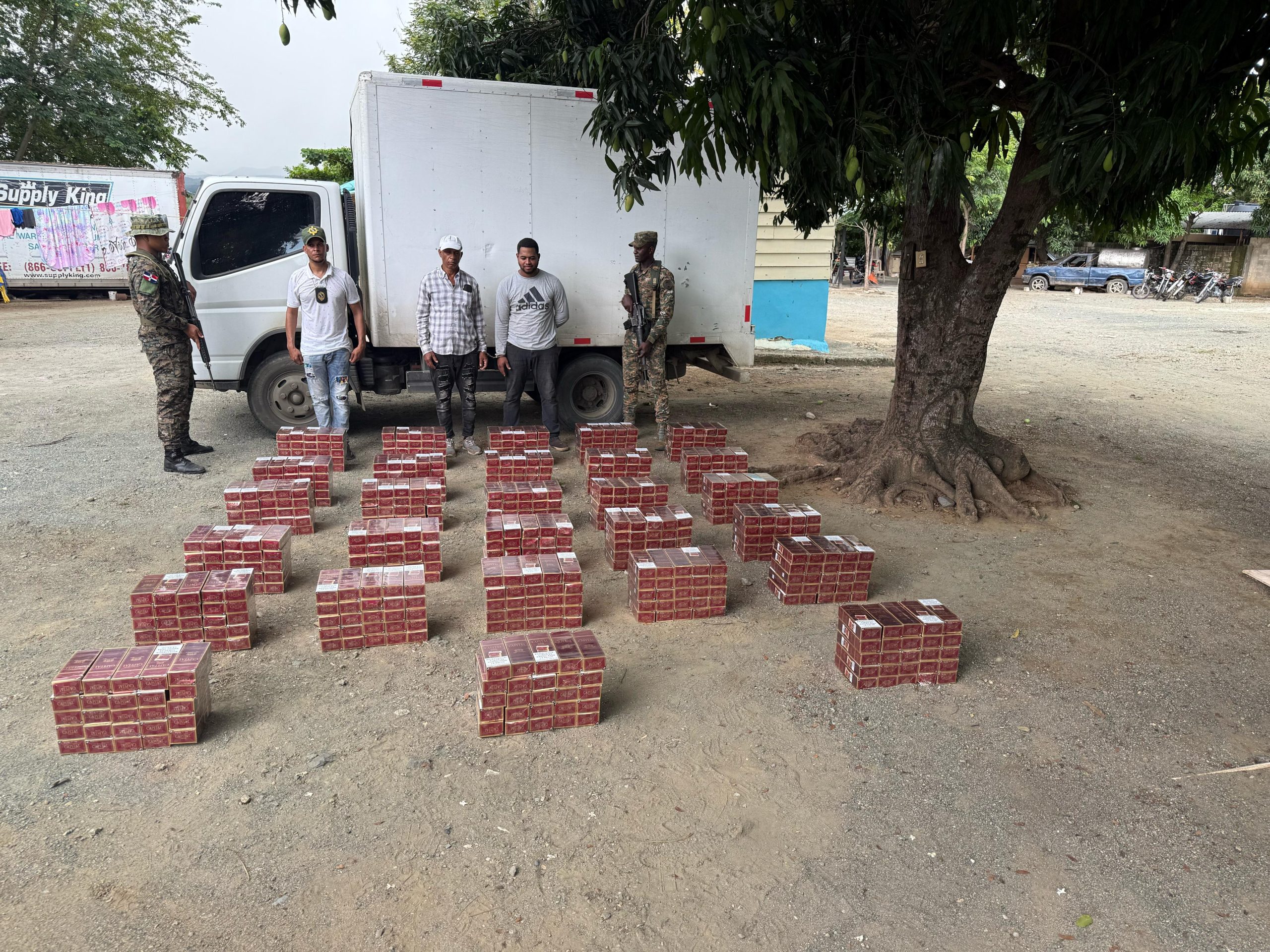 Ejército Decomisa Más de 150 Mil Cigarrillos de Contrabando