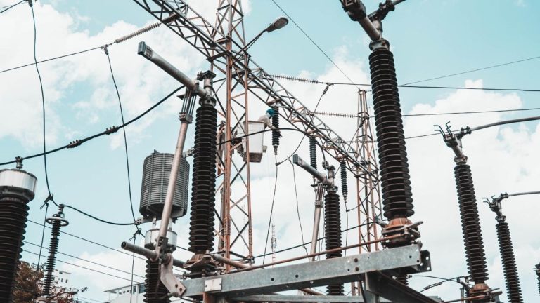 ETED fortalece red eléctrica con mantenimiento programado