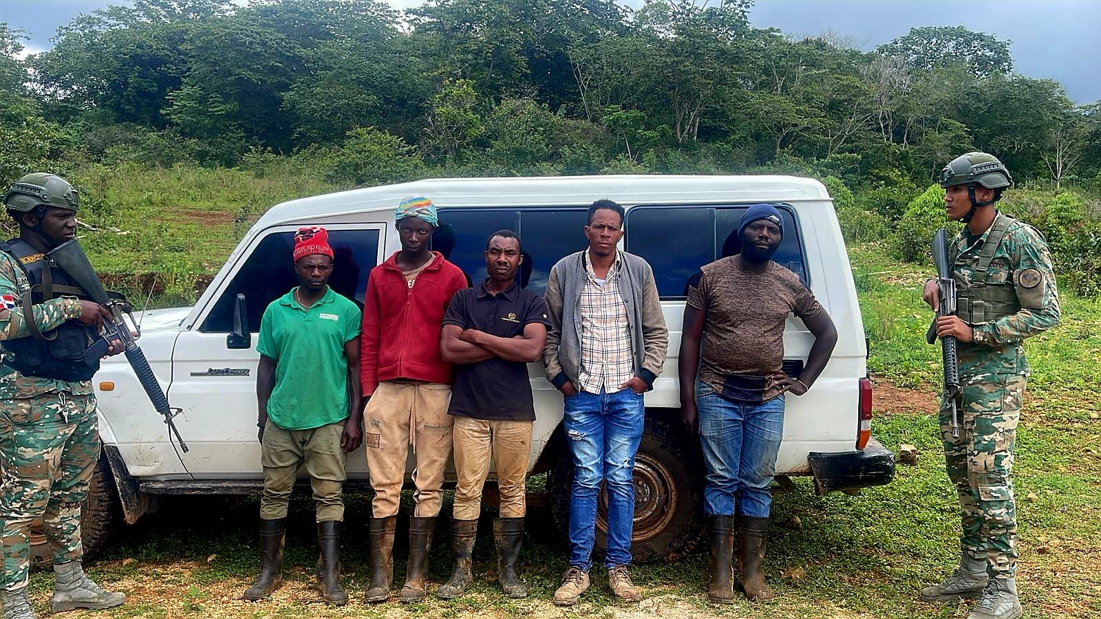 Interdicción en Pedernales frena cruce irregular