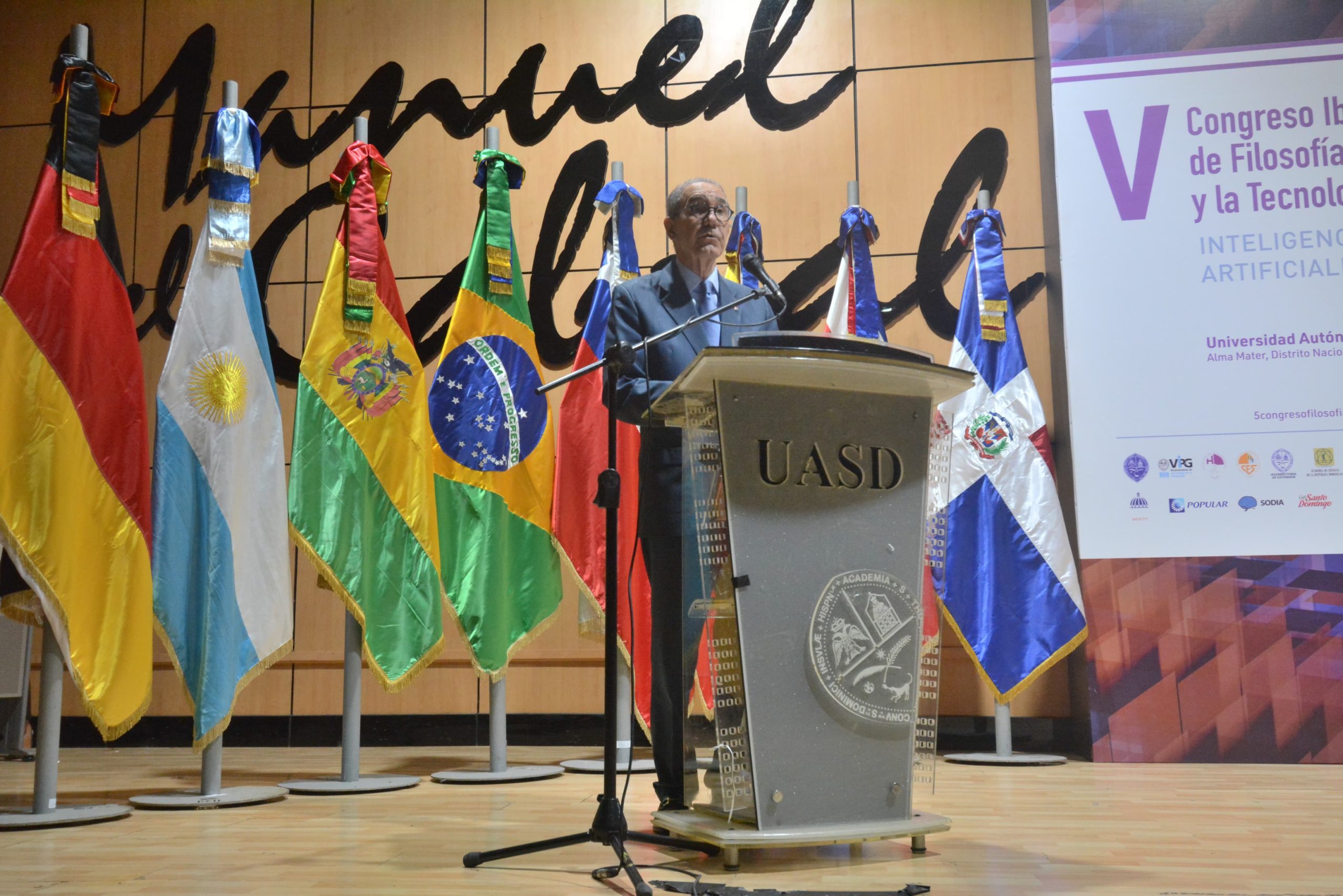 IA y filosofía protagonizan cumbre en la UASD