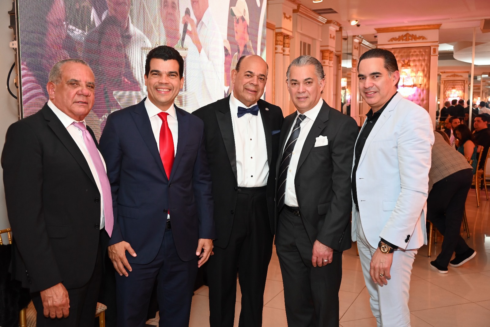 Abinader lleva agua potable a comunidad de Babosico