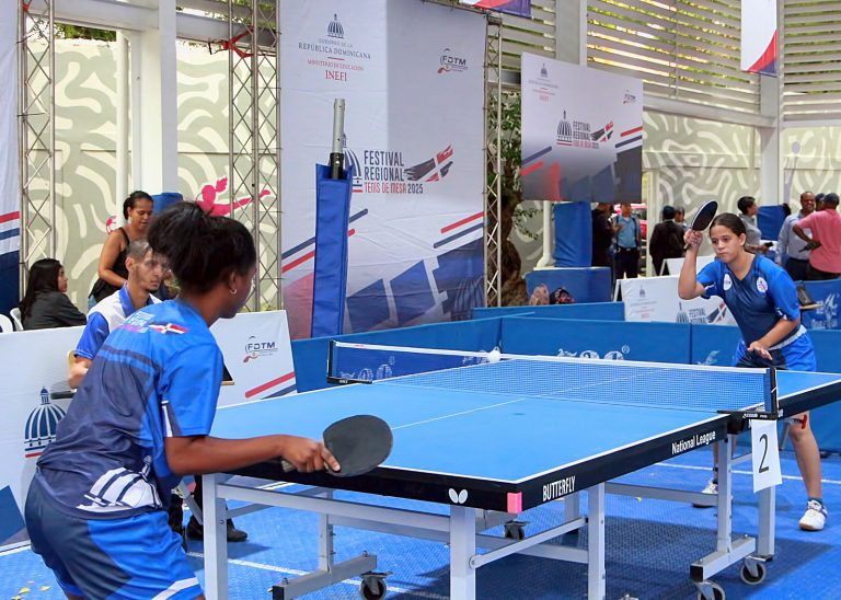 Santiago Noreste domina torneo regional de tenis de mesa escolar organozado por INEFI