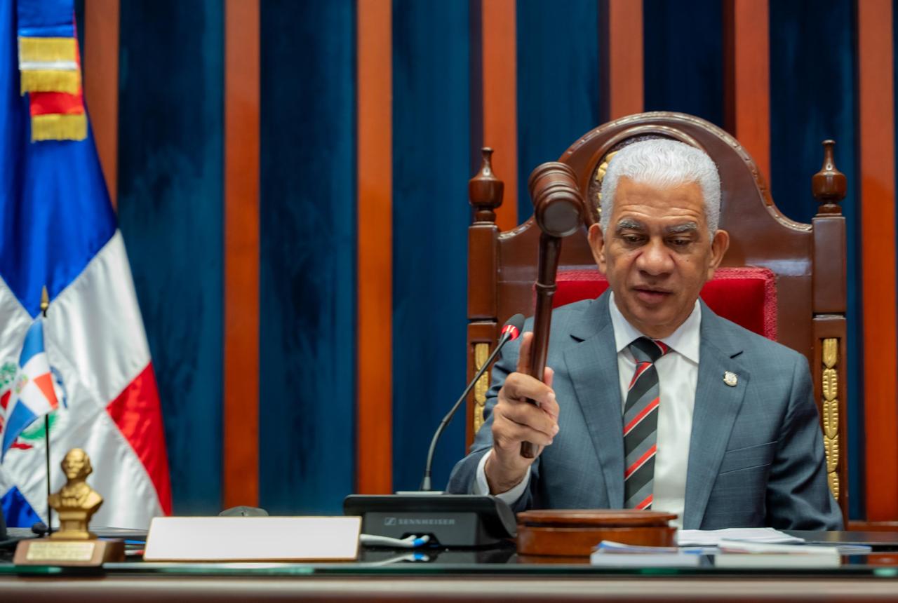 Senado aprueba fusión de ministerios para crear nuevo órgano económico