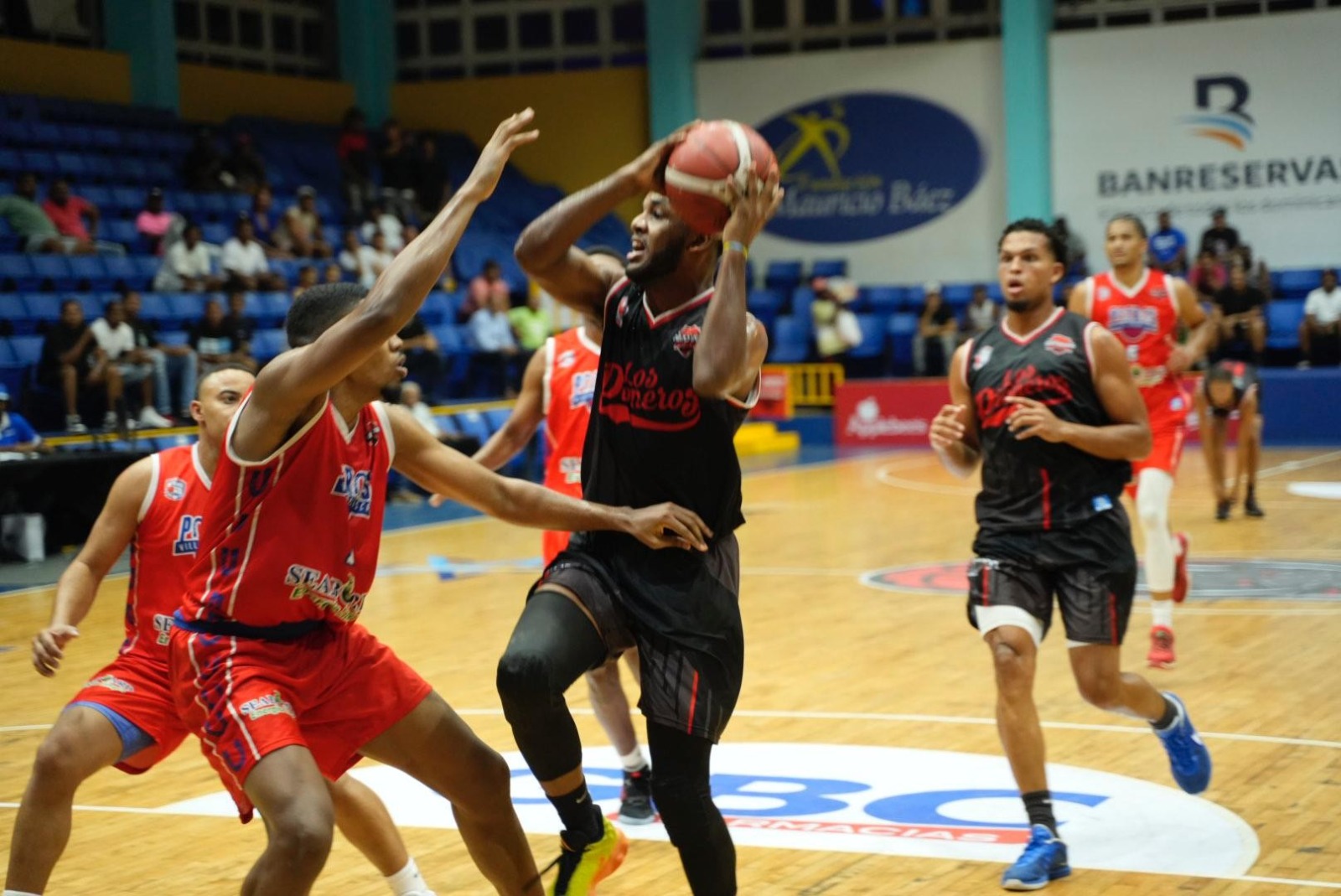 Los Pioneros Toman Ventaja en la Final
