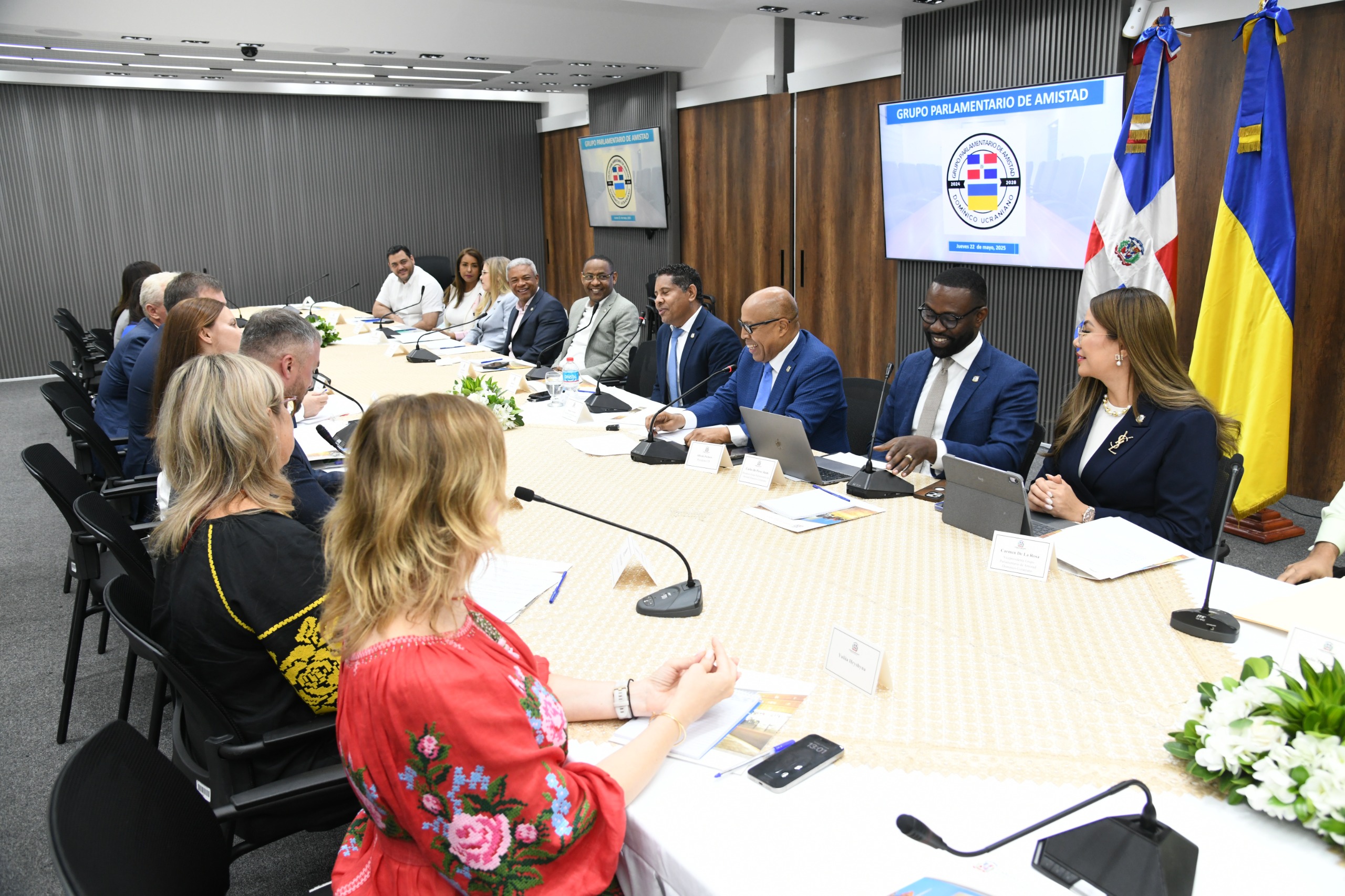 Diputados dominicanos y ucranianos refuerzan lazos con miras al futuro