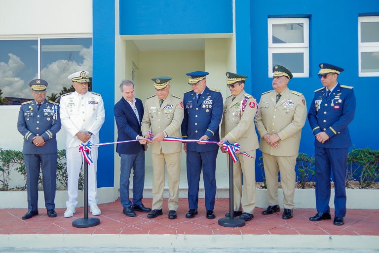 Defensa impulsa modernización en seguridad aeroportuaria