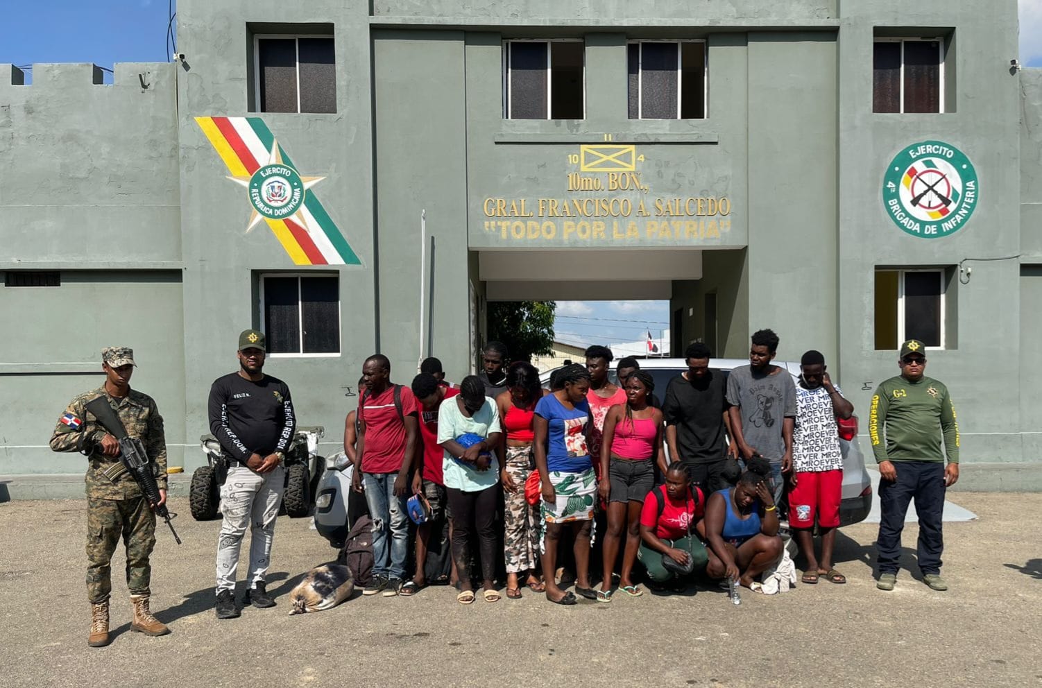 Ejército detiene vehículo con 17 haitianos indocumentados en Dajabón