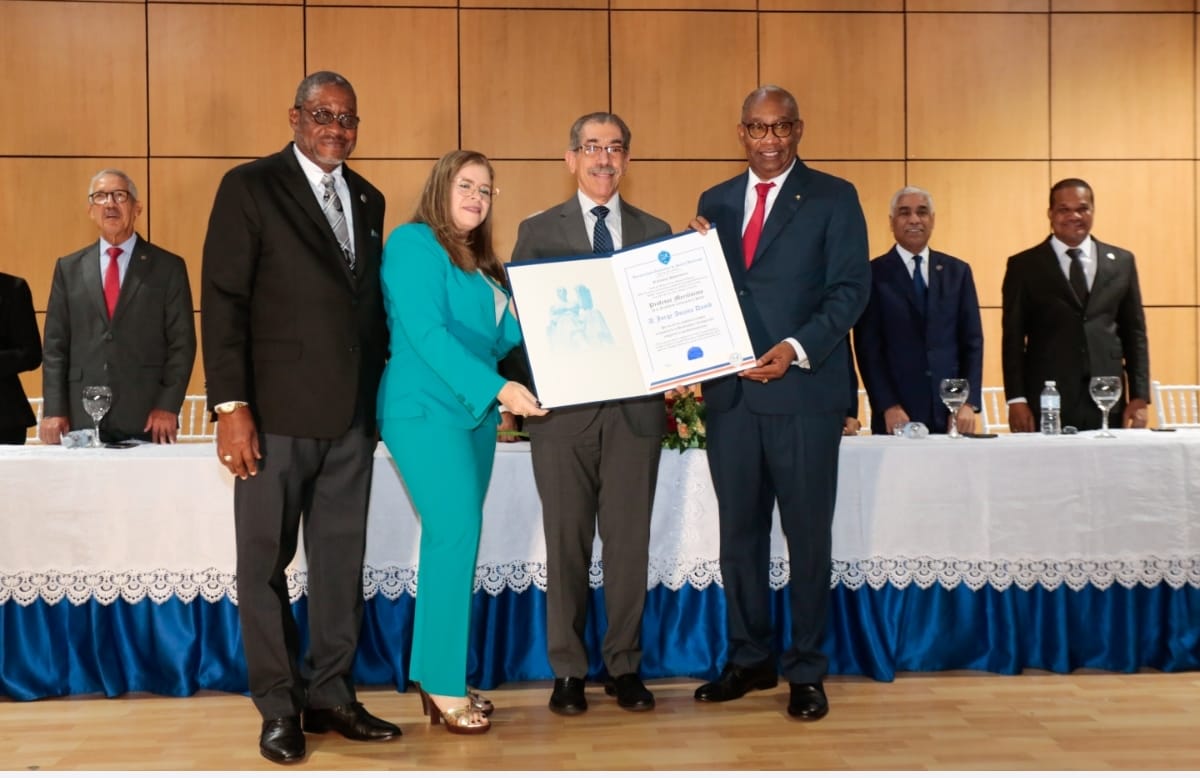 UASD reconoce a 12 catedráticos como Profesores Meritísimos