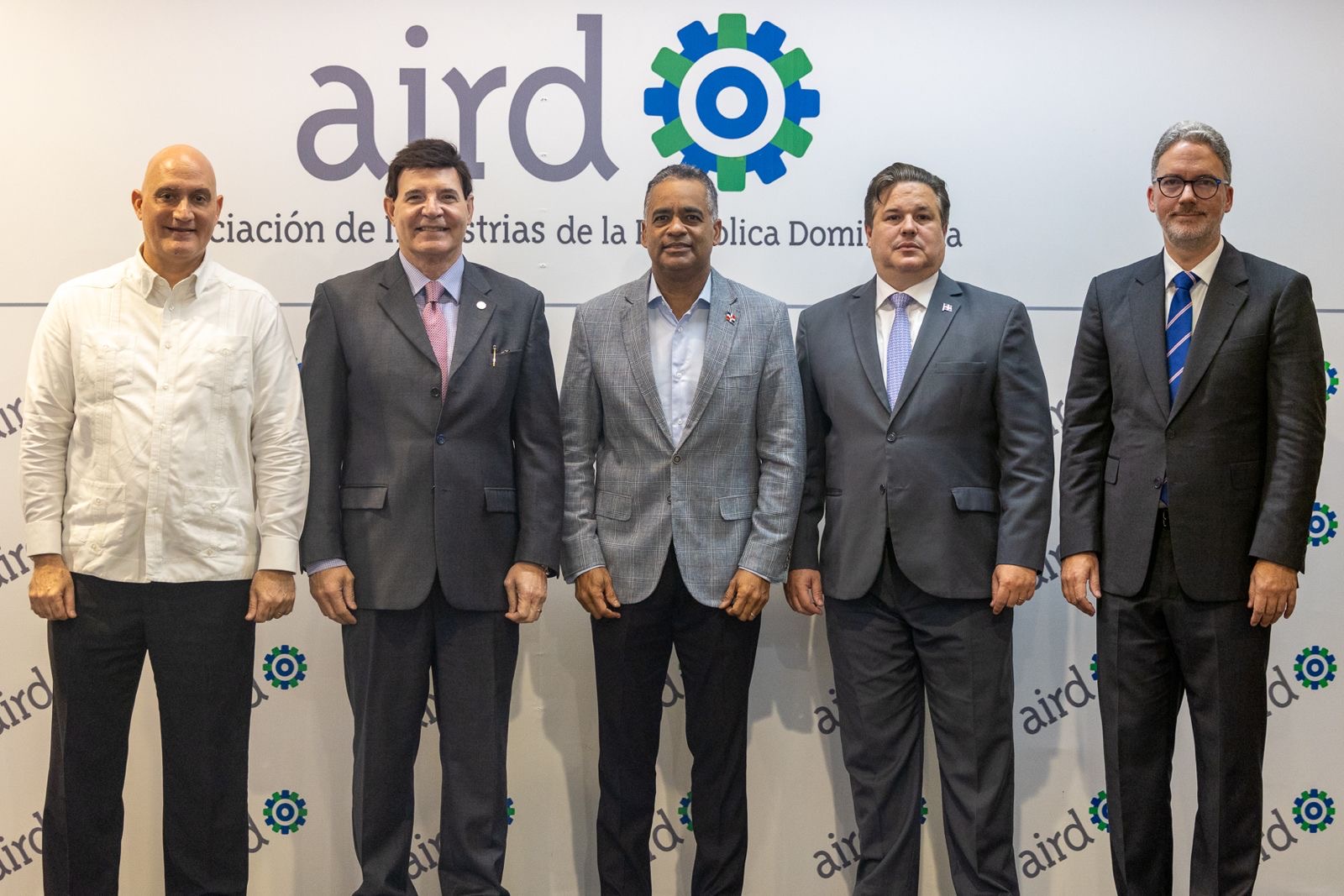 Gobierno traza ruta para duplicar el PIB y transformar la economía al 2036