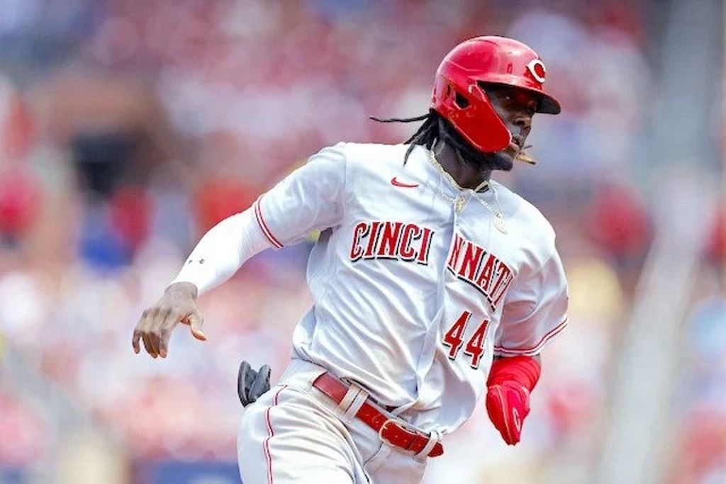 Elly De La Cruz lidera triunfo de Rojos