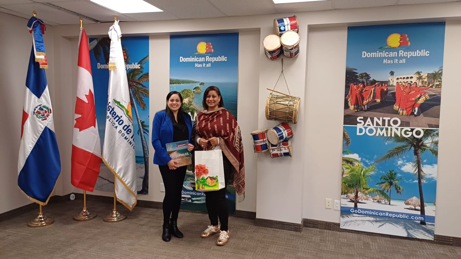 Adompretur fortalece lazos turísticos con Canadá durante visita oficial en Toronto