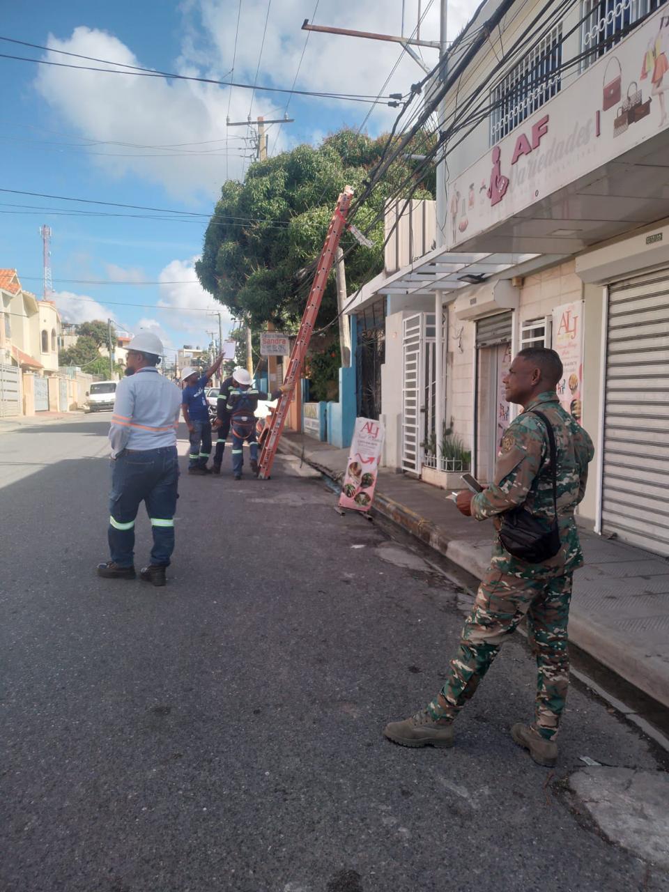 Edeeste detecta 400 fraudes eléctricos en operativos en el Este